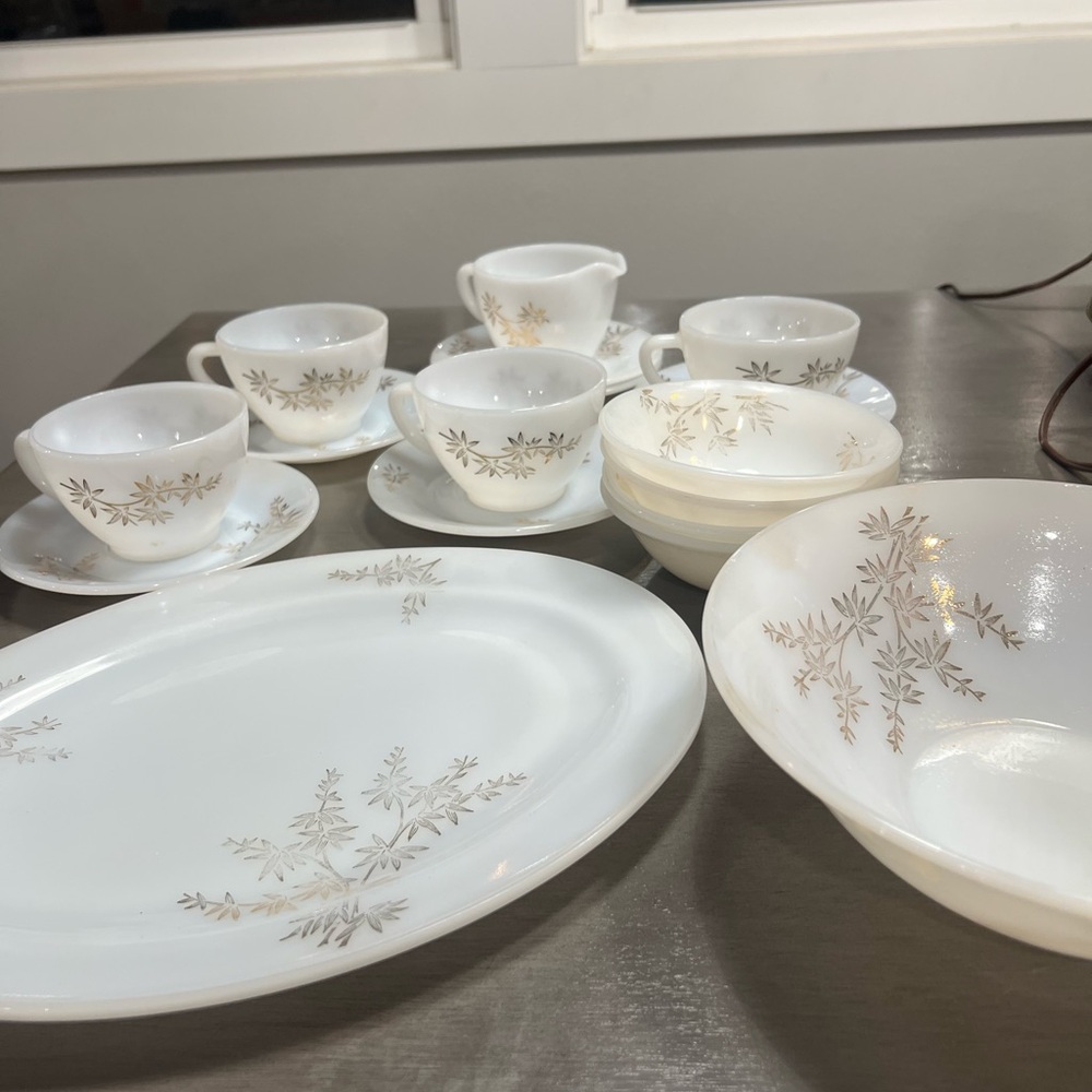 Federal Glass Whole Set Antique